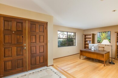 003_Entry & Living Room