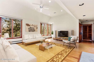 24_Lia_Fail_Way_Cos_Cob_CT-small-019-019