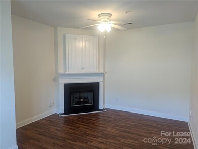 917 Shearer St unit 18, Davidson, NC 28036 - photo 3