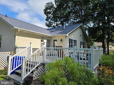 18216 Piedmont Dr, Cobb Island, MD 20625 - photo 2