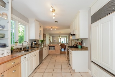 22 Allen Ave, Waban, MA 02468 - photo 6