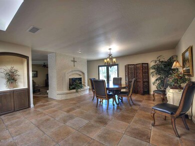 005_Dining Room