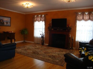 1825 Merlot Dr, Easton, PA 18045 - photo 5