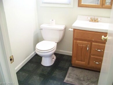 5467 South Blvd, Maple Heights, OH 44137 - photo 7