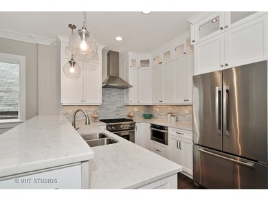 2721 N Southport Ave unit 2, Chicago, IL 60614 - photo 2