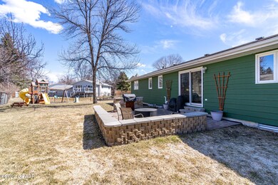 2221 Fallcreek Ct, Grand Forks, ND 58201 - photo 7