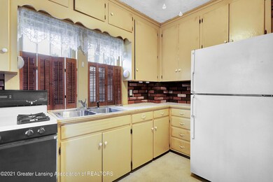 611 Kirby Dr, Lansing, MI 48915 - photo 7