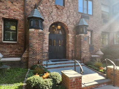 4 Lafayette Ct unit 1B, Greenwich, CT 06830 - photo 2