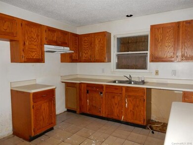 63 Marble Ct, Hendersonville, NC 28792 - photo 3