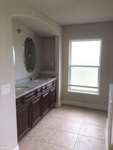 PP7328 THE GREENBRIAR MASTER BATH VANITI