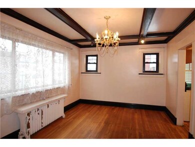 Dining Room. Beautifully accented lighted corners 