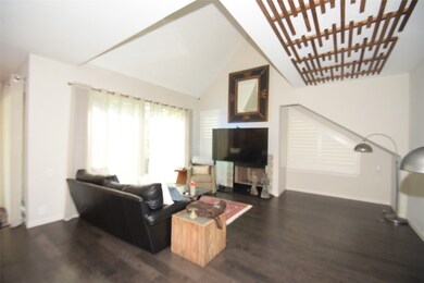 264 Litchfield Ln, Houston, TX 77024 - photo 7