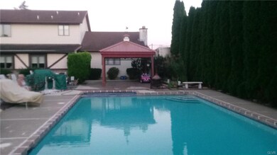 5407 Summit St, Whitehall, PA 18052 - photo 2