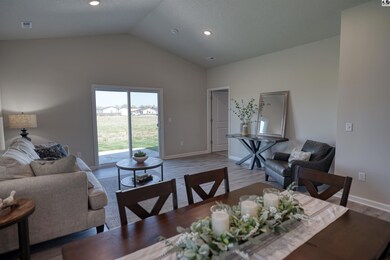 1325 Robin Dr, McPherson, KS 67460 - photo 6