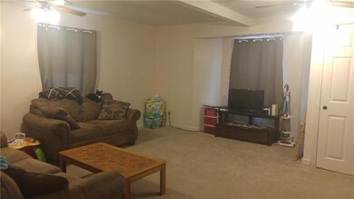 Huge bright and sunny living room w...