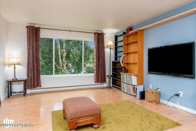 05-Living Room_MAX6609-Edit-Edit