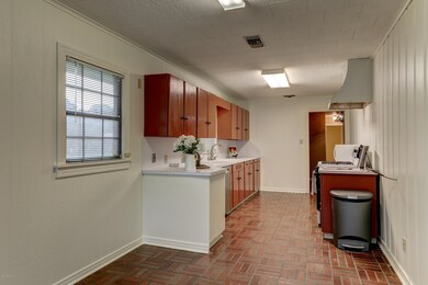 101 Maurice St-5