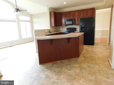 10947 Southcoate Village Dr, Bealeton, VA 22712 - photo 4