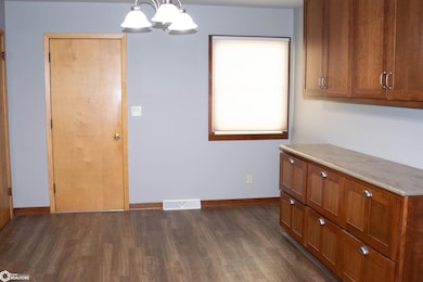 631 W 17th St, Carroll, IA 51401 - photo 3