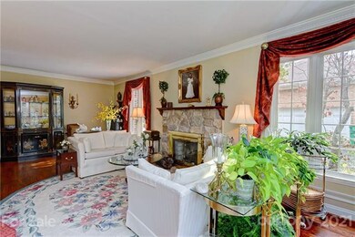 3232 Colony Rd, Charlotte, NC 28211 - photo 6