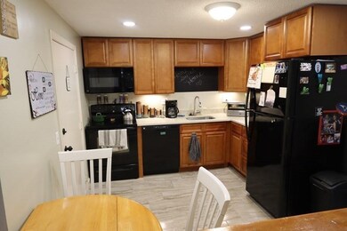 333 Central St unit 3G, Saugus, MA 01906 - photo 4