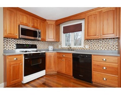 7 Farm St, Medway, MA 02053 - photo 4