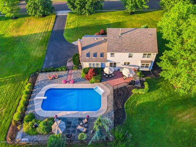 210 Heritage Dr, Columbus, NJ 08022 - photo 2