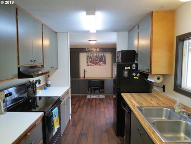 305 W 3rd St, Longcreek, OR 97856 - photo 7