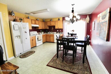 7719 Mordecai Ct, Jacksonville, FL 32210 - photo 3