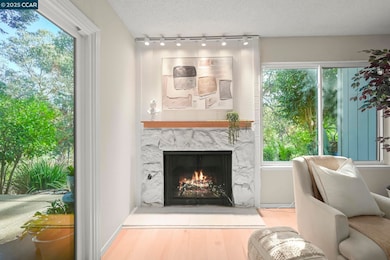 1566 Ashwood Dr, Martinez, CA 94553 - photo 3