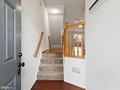 13138 Kidwell Field Rd, Herndon, VA 20171 - photo 4