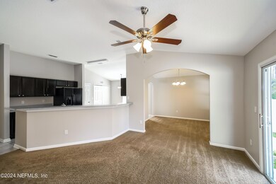 003-photo-living-room-13507503