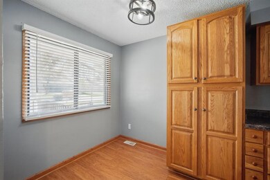 4552 50th St, Des Moines, IA 50310 - photo 5