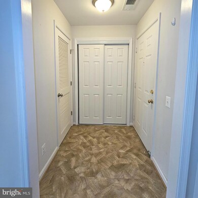 9250 Cardinal Forest Ln unit 201, Lorton, VA 22079 - photo 3