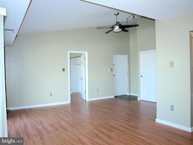 106 Mountain Rd unit 3B, Glen Burnie, MD 21060 - photo 2