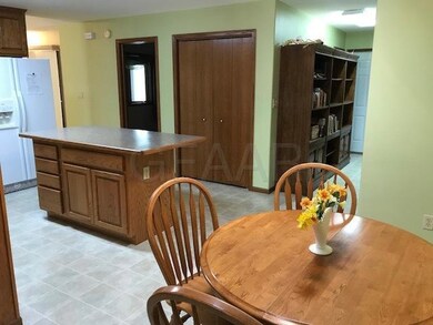817 Kirkwood Dr, Grand Forks, ND 58201 - photo 6