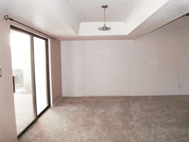 FORMAL DINING
