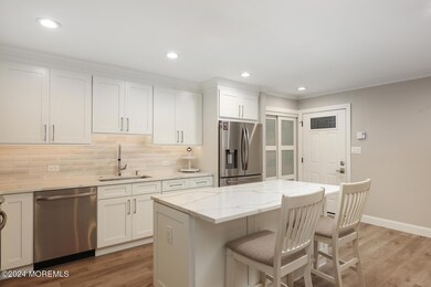 67 Overlook Way Manalapan-large-011-010-