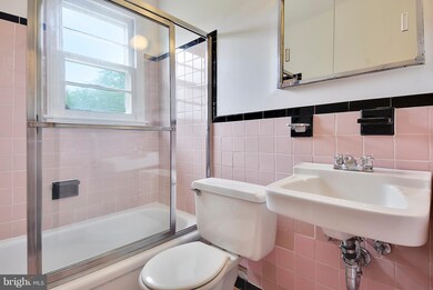 1303 Stratwood Ave, Oxon Hill, MD 20745 - photo 4