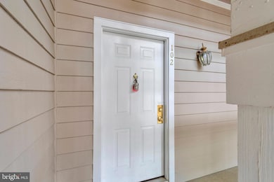 14324 Climbing Rose Way unit 102, Centreville, VA 20121 - photo 2