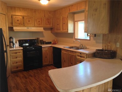 8915 Wilkensen Rd SE unit 8B, Yelm, WA 98597 - photo 2