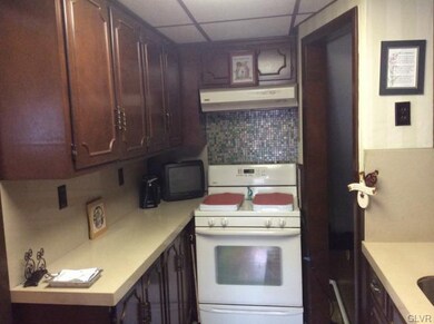 442 E Union Blvd, Bethlehem, PA 18018 - photo 4