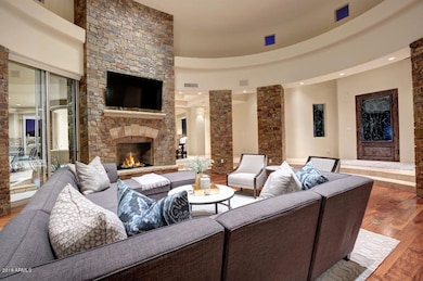 05.Fireplace_View