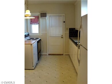 Kitchen - Kitchen with electric stove, pantry dish