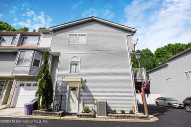 21 Regina Ln, Staten Island, NY 10312 - photo 3