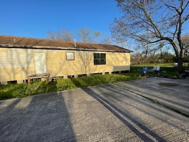 2118 Hartwick Rd, Houston, TX 77093 - photo 2