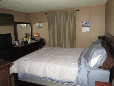 210 Smith St unit 8, Lowell, MA 01851 - photo 4