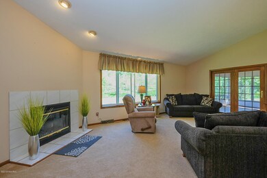 266 Fairway Court-3