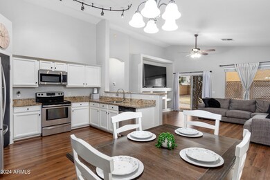 Eat-in kitchen