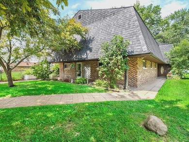 1423 N River Rd, McHenry, IL 60051 - photo 2